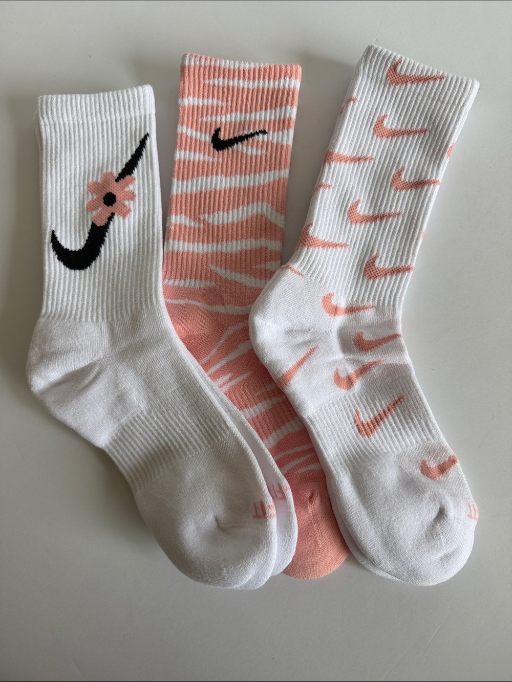 NIKE | 3 Pair White & Pink Floral Zebra Crew Socks - SZ Medium